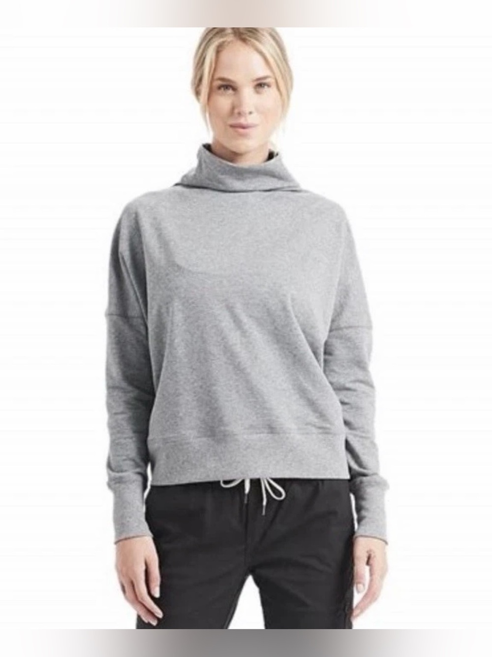 Vuori Cleo Mock Funnel Neck Sweatshirt Gray Size S Quiet Luxury Capsule Wardrobe